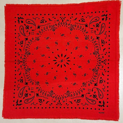 Pañoleta Cuadrada Elegante y Versátil - Image 4