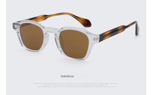 Classic fashion sunglasses with a black and tortoiseshell quadrilateral frame and dark green lenses, angled view. - Image 19