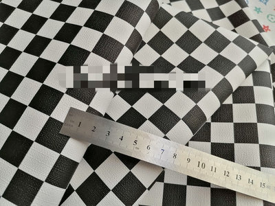 Revestimiento de Pared a Cuadros Blanco y Negro en Cuero Sintético - Image 7