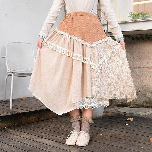 Falda Irregular con Encaje Dulce y Costura Delicada