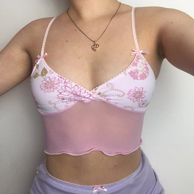 Camiseta Translúcida con Malla Estampada - Versátil y Moderna