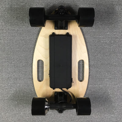 Patineta Eléctrica de Cuatro Ruedas Portátil - Image 3