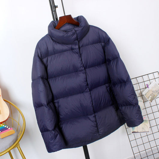 Chaqueta de Plumón de Pato Blanco Ligera con Cuello Alto - Image 8