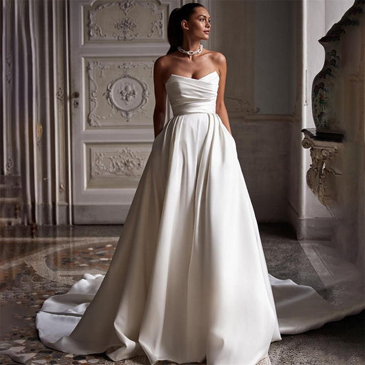 Vestido de Satén Blanco Escote Tubo Minimalista Cuatro Estaciones - Image 6