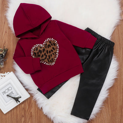 Conjunto Deportivo de Sudadera con Capucha y Pantalones de Cuero - Image 11