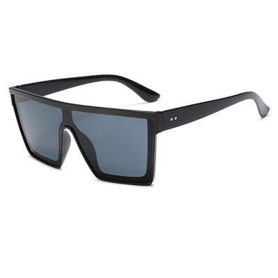 Fashion one-piece large rim sunglasses with a transparent champagne frame and brown gradient lenses. - Image 5