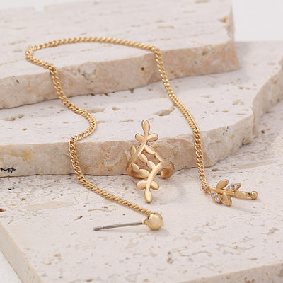 Conjunto de Joyas Danzantes Indias - Anillo Nasal, Aros y Cadena con Diseño de Hoja - Image 3