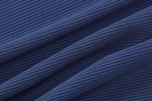 Camiseta Ajustada de Cuello Cuadrado en Color Liso con Elastano - Image 19