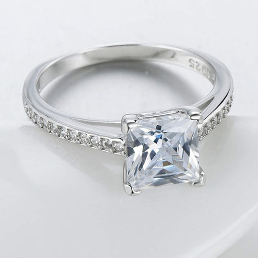 Anillo de Plata Plateado con Platino y Diamante - Lujo Clásico