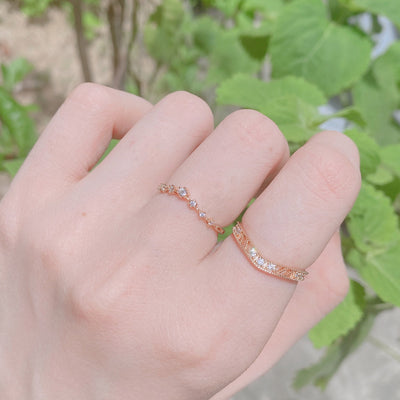 Anillo de Plata 925 con Diamante en V - Diseño Versátil para Apilamiento - Image 2