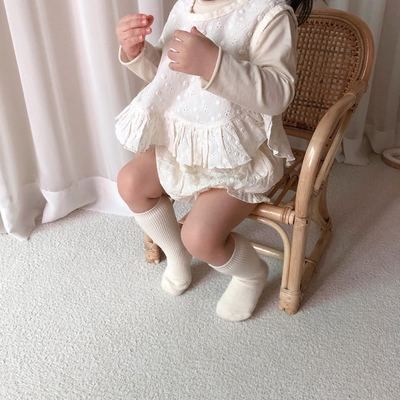 Conjunto de Tres Piezas Infantil con Chaleco Bordado, Shorts y Gorro - Image 22