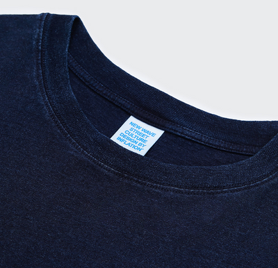 Playera Denim Azul Teñida Manga Larga con Bolsillo Decorativo para Hombre - Image 3