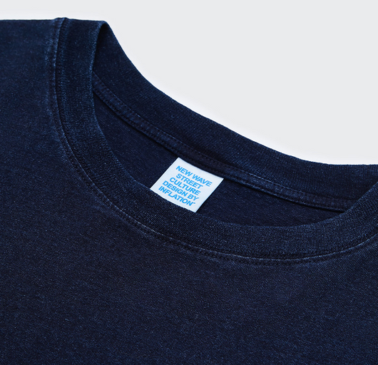 Playera Denim Azul Teñida Manga Larga con Bolsillo Decorativo para Hombre - Image 3