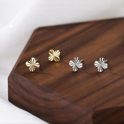 Aretes Minimalistas de Lujo - Elegancia Simple y Sofisticada - Image 11