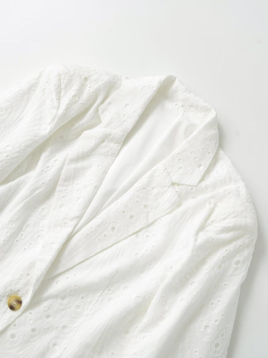 Chaqueta Casual con Detalles Calados y Botón Único - Image 11