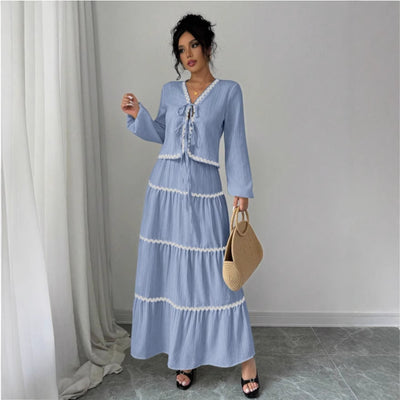 Conjunto Elegante con Blusa de Encaje y Falda Plisada con Mangas Farol - Image 3