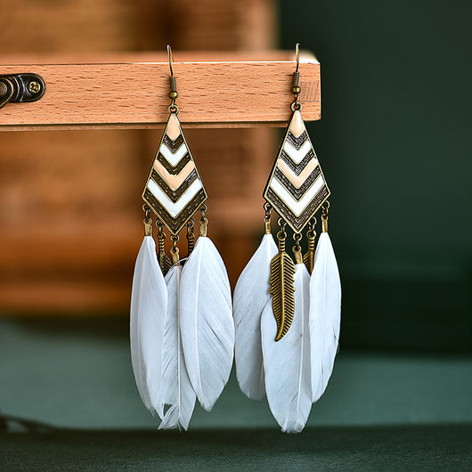 Aretes Bohemios de Hoja Diamante con Borla y Pluma para Mujer - Image 5