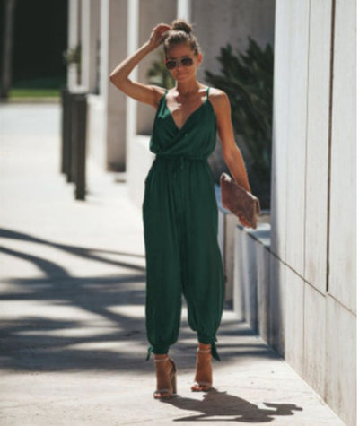Jumpsuit Escotado con Bolsillos y Tirantes Ajustables - Diseño Sensual y Moderno - Image 11