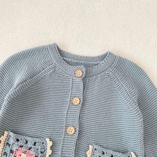 Cardigan Tejido a Mano para Niños con Cuello Redondo y Bolsillos Calados - Image 18