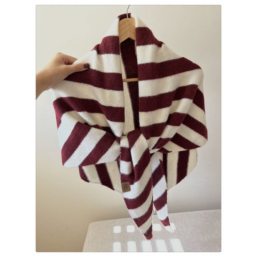 Pañoleta Triangular de Lana Pura para Otoño e Invierno - Image 13