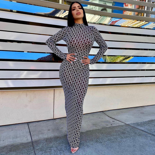 Vestido de Malla Transparente con Estampa y Espalda Abierta