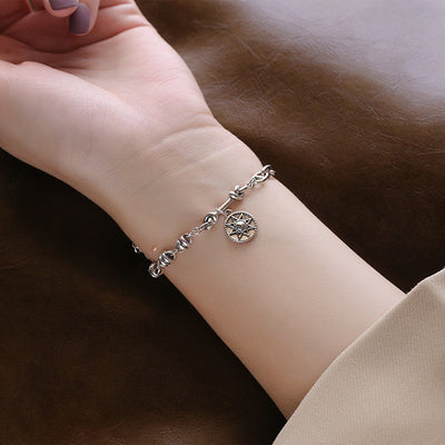 Pulsera Estrella de Ocho Puntas con Cadena Asimétrica en Plata Esterlina - Image 8