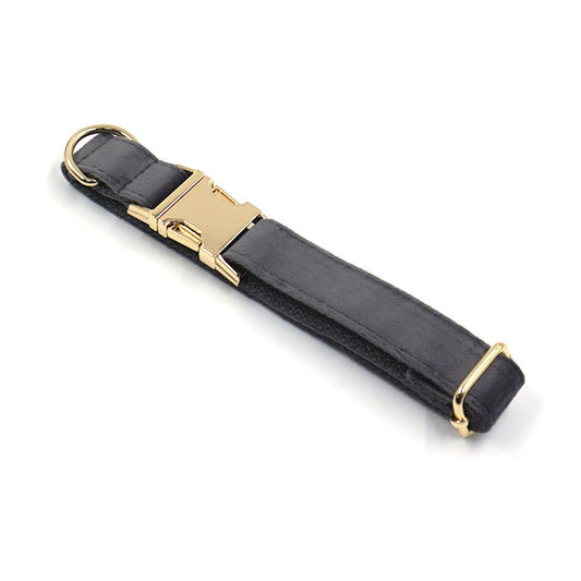 Collar para Mascotas de Terciopelo Gris Oscuro con Grabado y Hebilla Metálica - Image 2