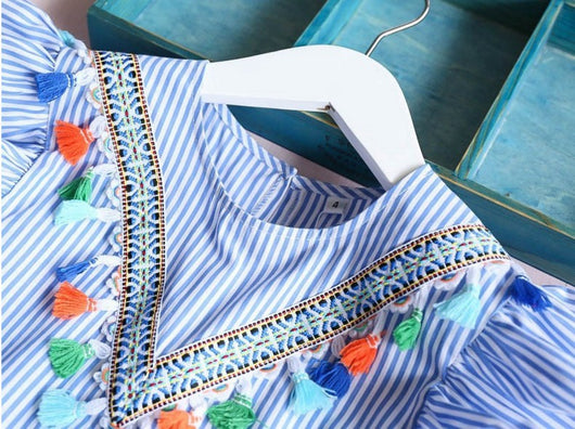 Vestido con Volantes y Rayas Verticales Fruncidas - Image 9