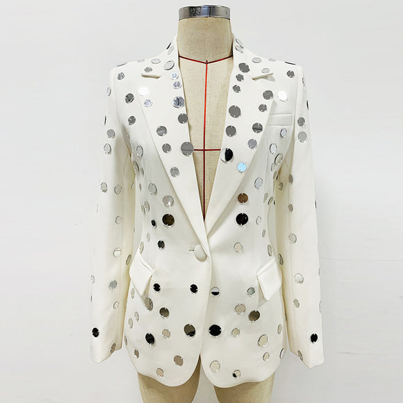 Blazer Elegante con Detalles de Perlas y Botón Decorativo