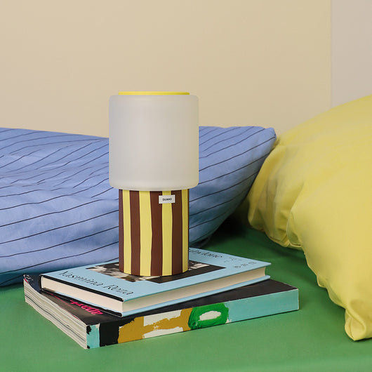 Lámpara de Mesita de Noche Estilo Europeo Minimalista - Image 3