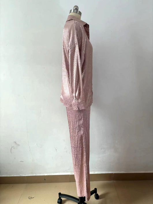 Conjunto de Dos Piezas Mujer con Camisa Estampado Leopardo y Pantalón - Image 37