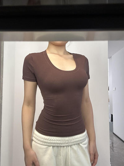 Top Deportivo Ajustado con Cuello Alto y Cintura Marcada - Image 17