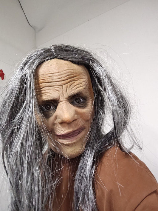 Máscara de Abuela Aterradora en Látex - Image 3