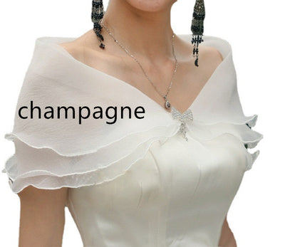 Vestido de Novia Blanco Elegante con Encaje y Chal Delicado - Image 5