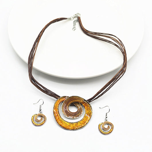Conjunto de Collar y Aretes Geométricos con Líneas de Cera - Image 11