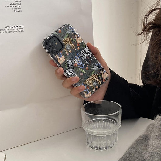 Funda para Celular con Ilustración de Plantas y Animales - Image 4