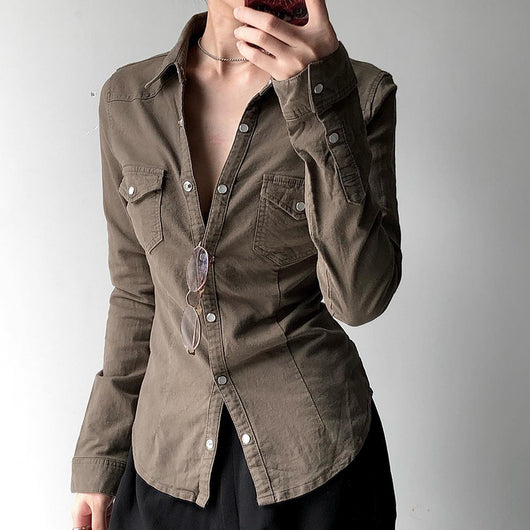 Camisa Denim Slim Fit con Solapa Plisada para Mujer - Image 17