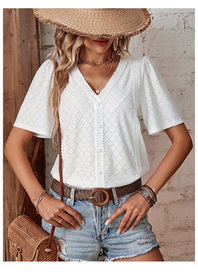 Blusa Elegante con Escote V y Detalles de Encaje - Image 21