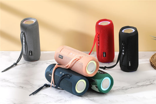 Parlante Bluetooth Portátil Resistente al Agua con Ranura para Tarjeta - Image 18