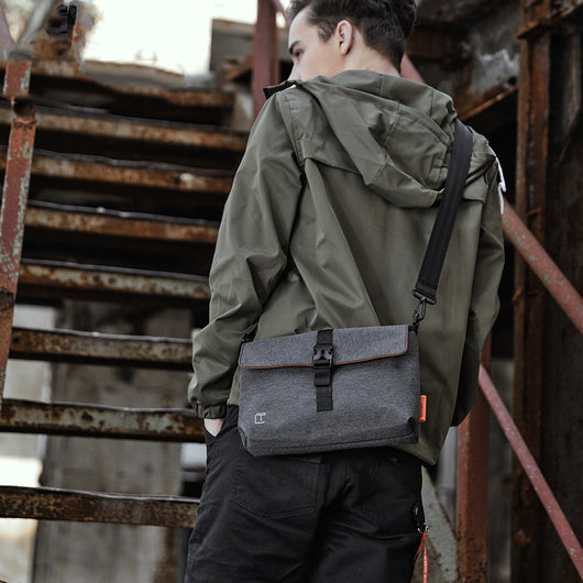 Bolsa Crossbody Oxford Impermeable con Múltiples Compartimentos - Image 10