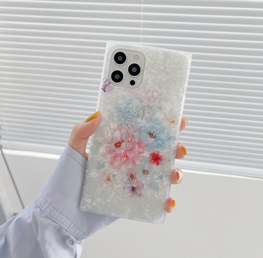 Funda Protectora con Patrón de Flores y Mariposas Coloridas - Image 4