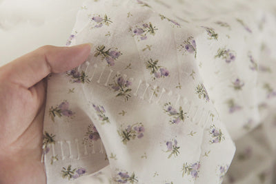 Tela Jacquard de Algodón Estampado Floral Púrpura Estilo Vintage Francés - Image 4