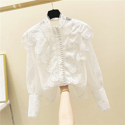 Blusa Blanca Elegante con Cuello Alzado, Encaje y Detalles Bordados - Image 5