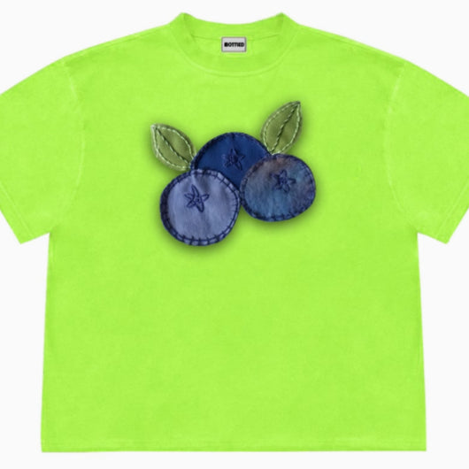 Playera Estampada de Arándanos con Diseño Patchwork Frutal - Image 9