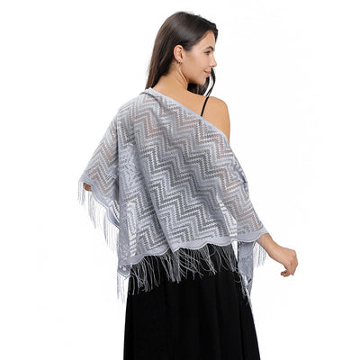 Vestido de Noche con Capa de Encaje y Escote Triangular - Image 8