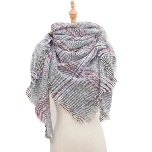 Chal Triangular Escocés para Otoño e Invierno - Amplio y Versátil - Image 37