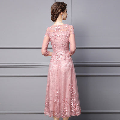 Vestido Largo Elegante con Detalles de Diamantes para Ocasiones Especiales - Image 3