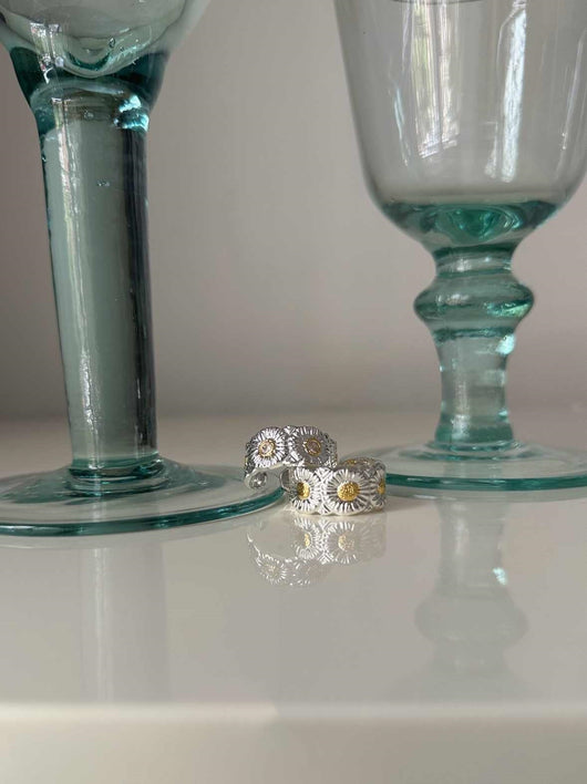 Anillo de Latón Abierto con Grabado Vintage - Image 7