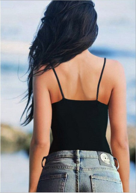 Blusa Escotada Halter Ajustada y Sensual - Image 3