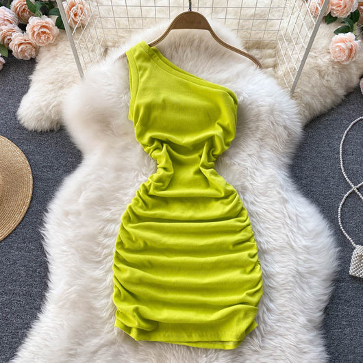 Vestido Tubo Plisado con Hombro Inclinado - Diseño Elegante en Colores Sólidos - Image 7